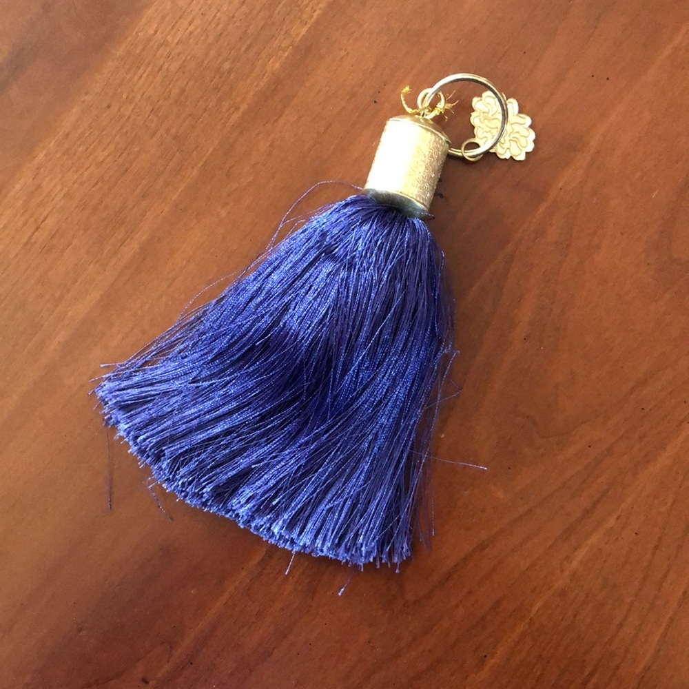 Fun tassel - Picture 3 of 3